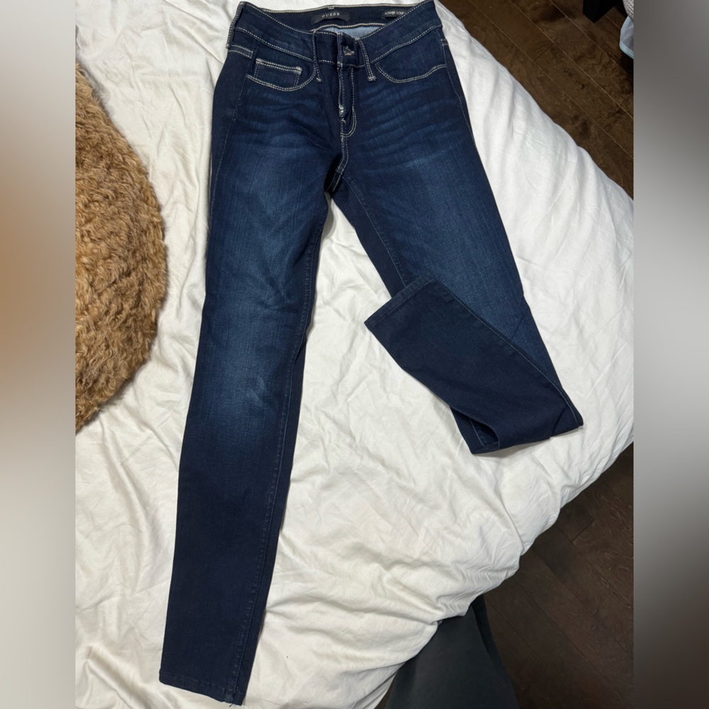 Guess “Power Skinny” Jeans